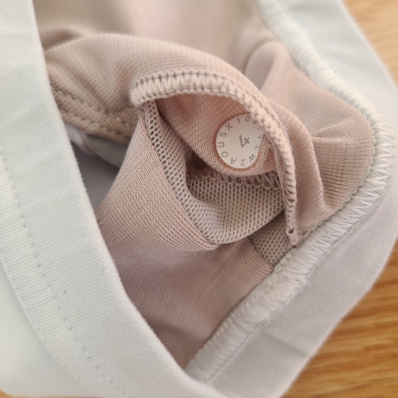 Lululemon Bra size 4 - Picture 3 of 8